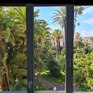 time-to-live-with-garden-view-in-1-min-from-sea.hotelitalianriviera.com/