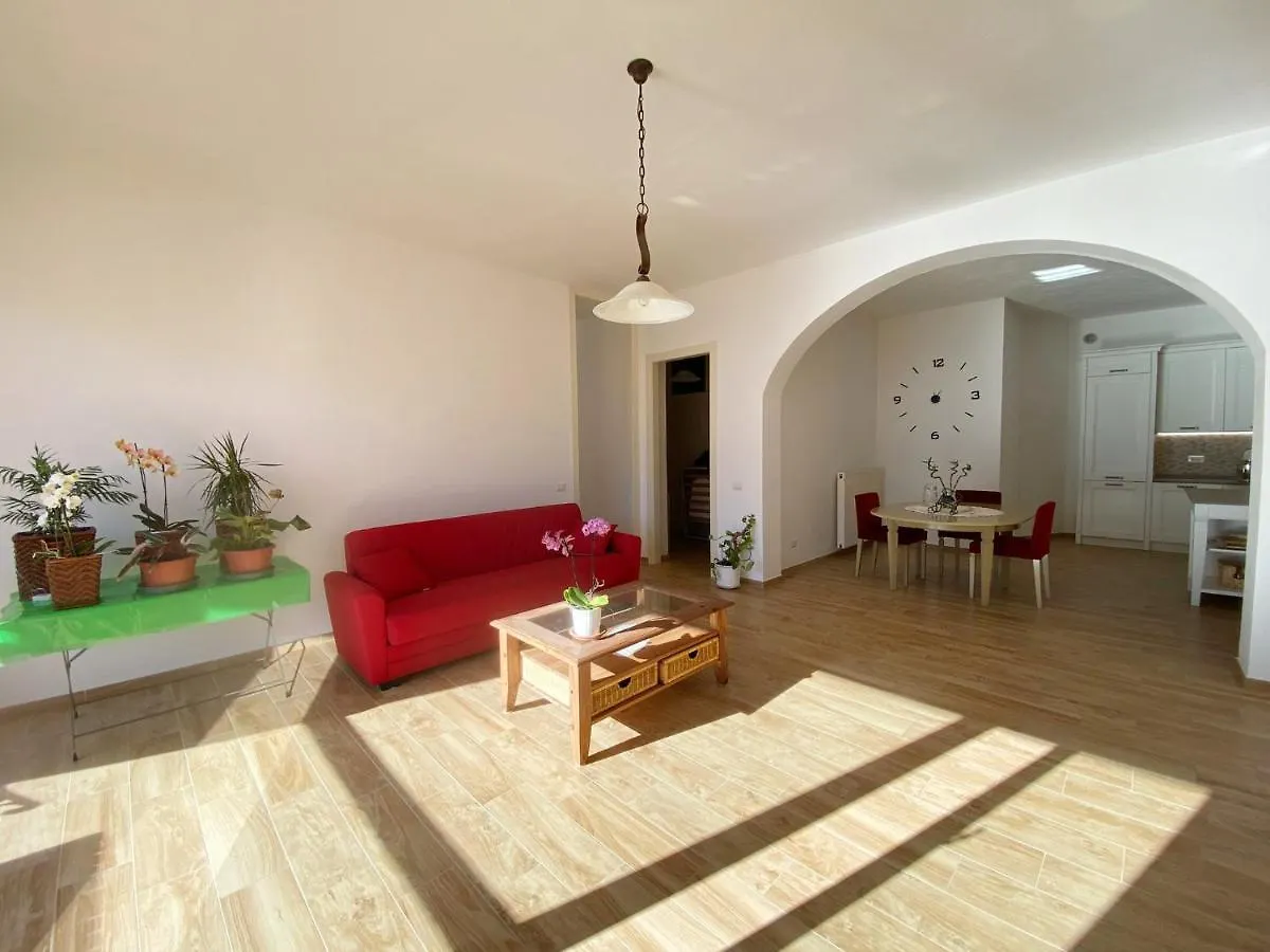 Big Apartment With Lake View And Two Bedrooms Сала-Комачина